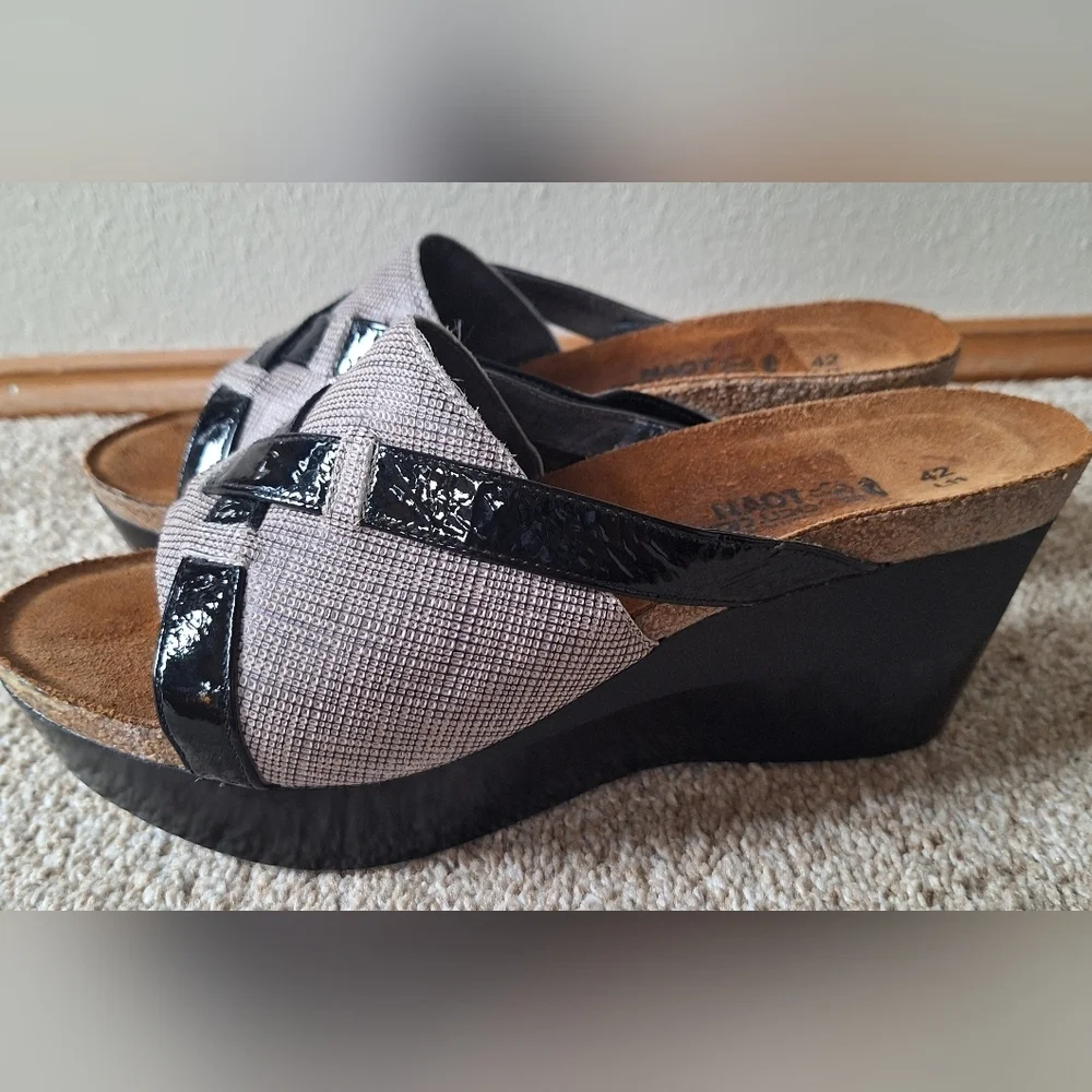 Naot Eva White Black Wedge Platform EUC Womens Size 42